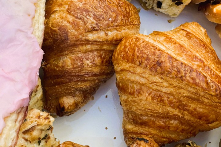 a sandwich cut in half